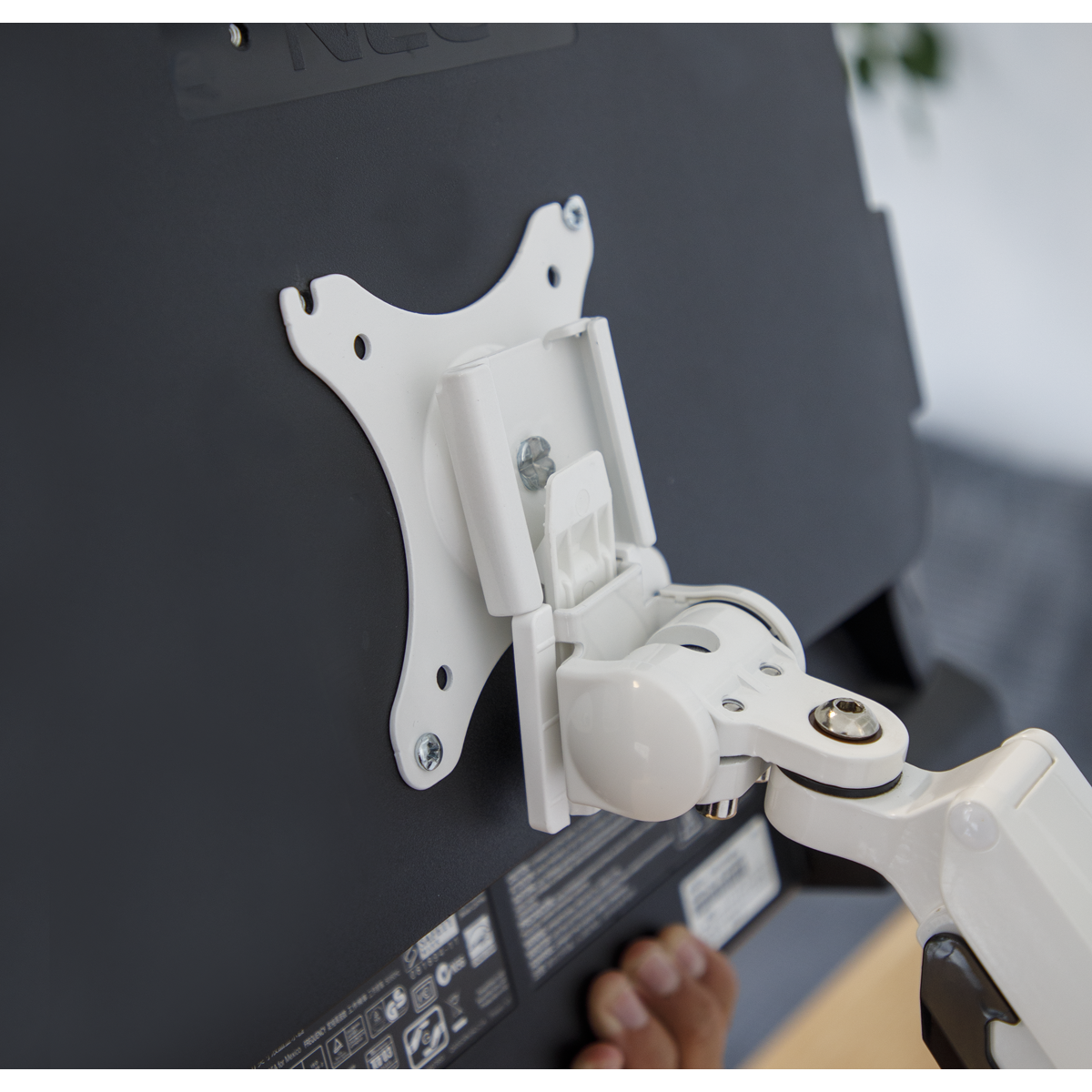 Dellonda Single Monitor Adjustable Arm with 360° Rotation, White (DH26) (Factory Refurbished A)