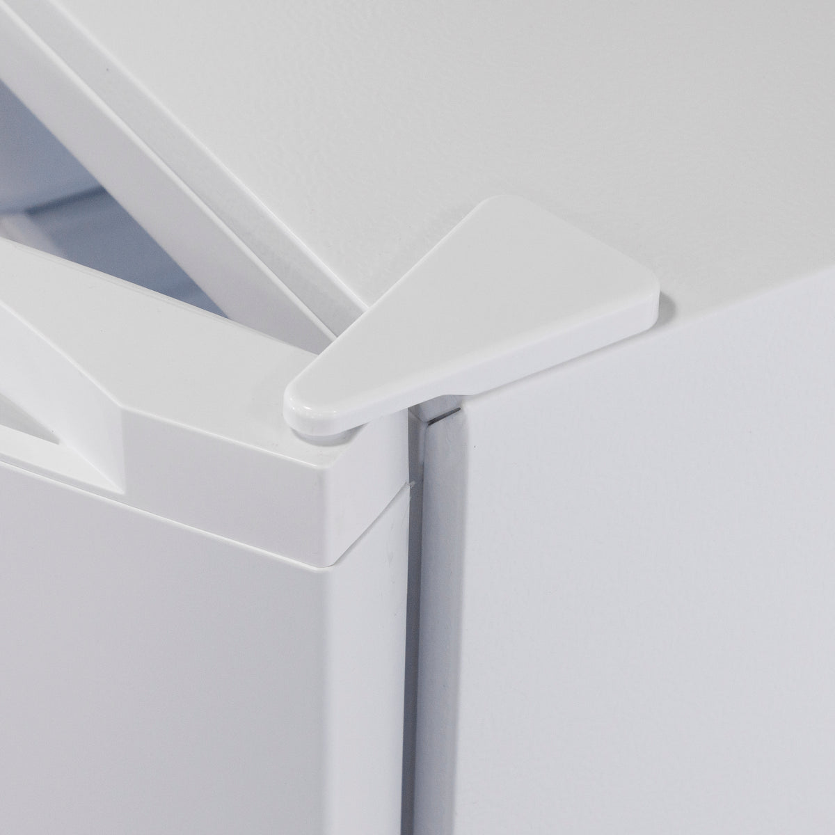 Baridi Freestanding Tall Freezer 177L Capacity – White
