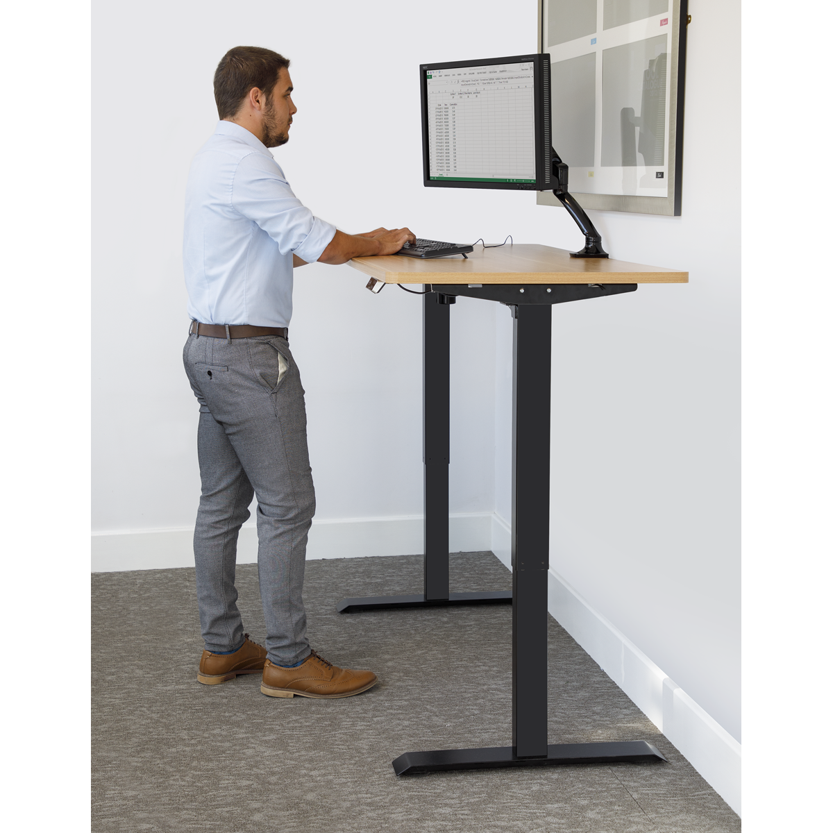 Dellonda Single Motor Height-Adjustable Desk, 140 x 70cm, Oak Desktop (DH41) (Factory Refurbished B)