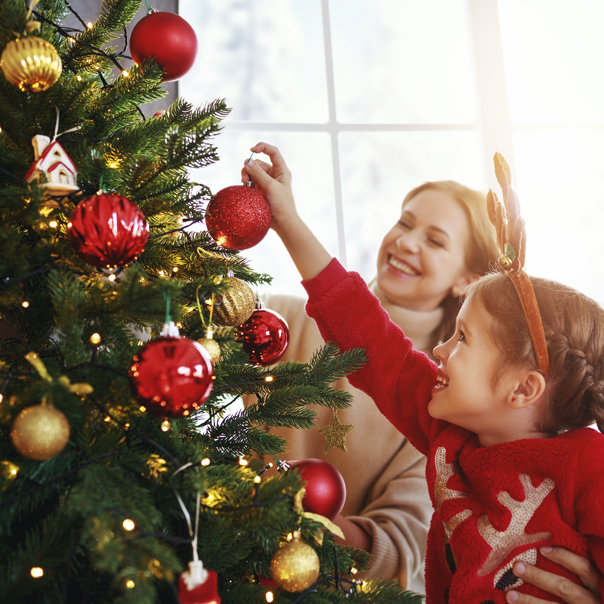 Dellonda Pre-Lit Hinged Christmas Tree with 350 LED Lights, 7ft/210cm (DH82)