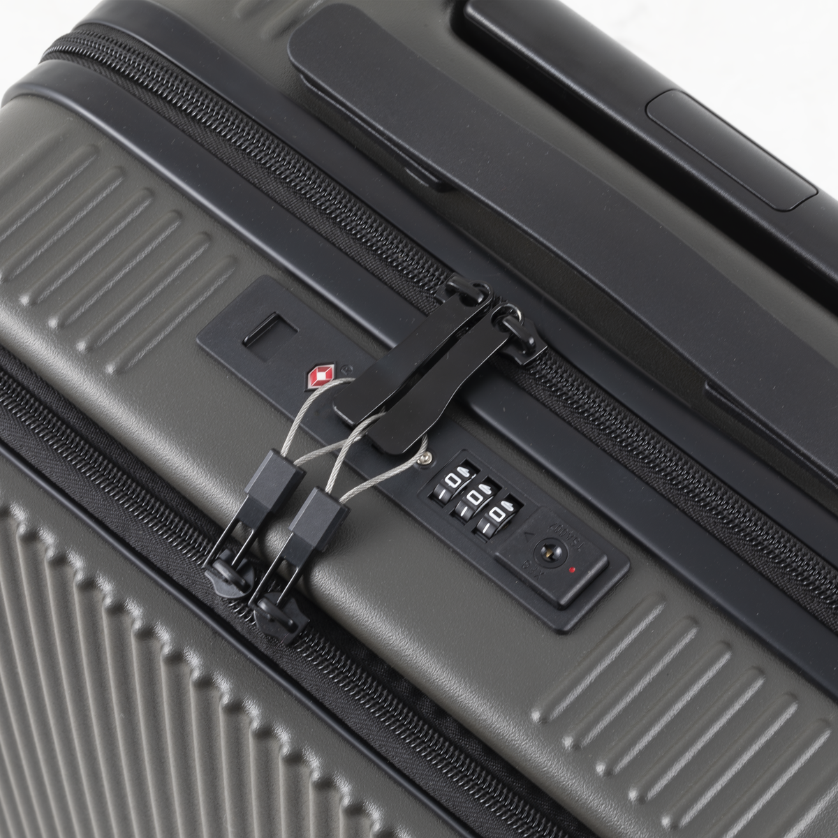 Dellonda Cabin Size Luggage with Dual TSA Lock 20", Black (DL157) (Factory Refurbished A)