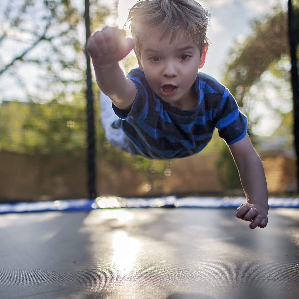 Dellonda Heavy-Duty 8ft Outdoor Trampoline with Safety Enclosure (DL67) (Factory Refurbished B)