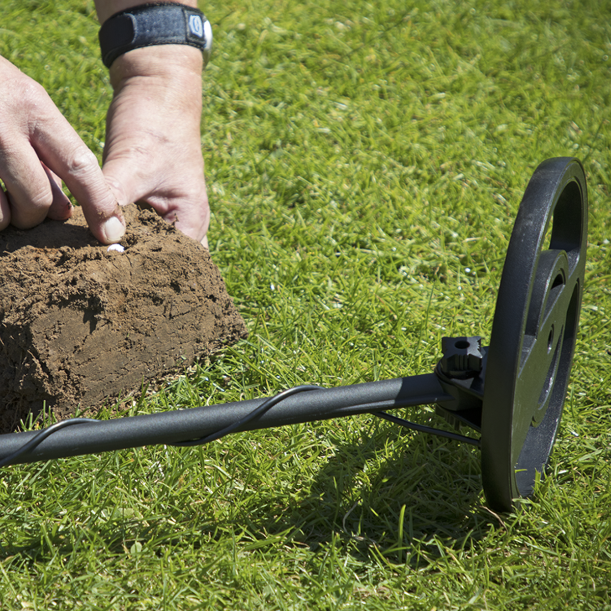 Dellonda Lightweight Metal Detector with High Accuracy Pinpoint Function (DL6)