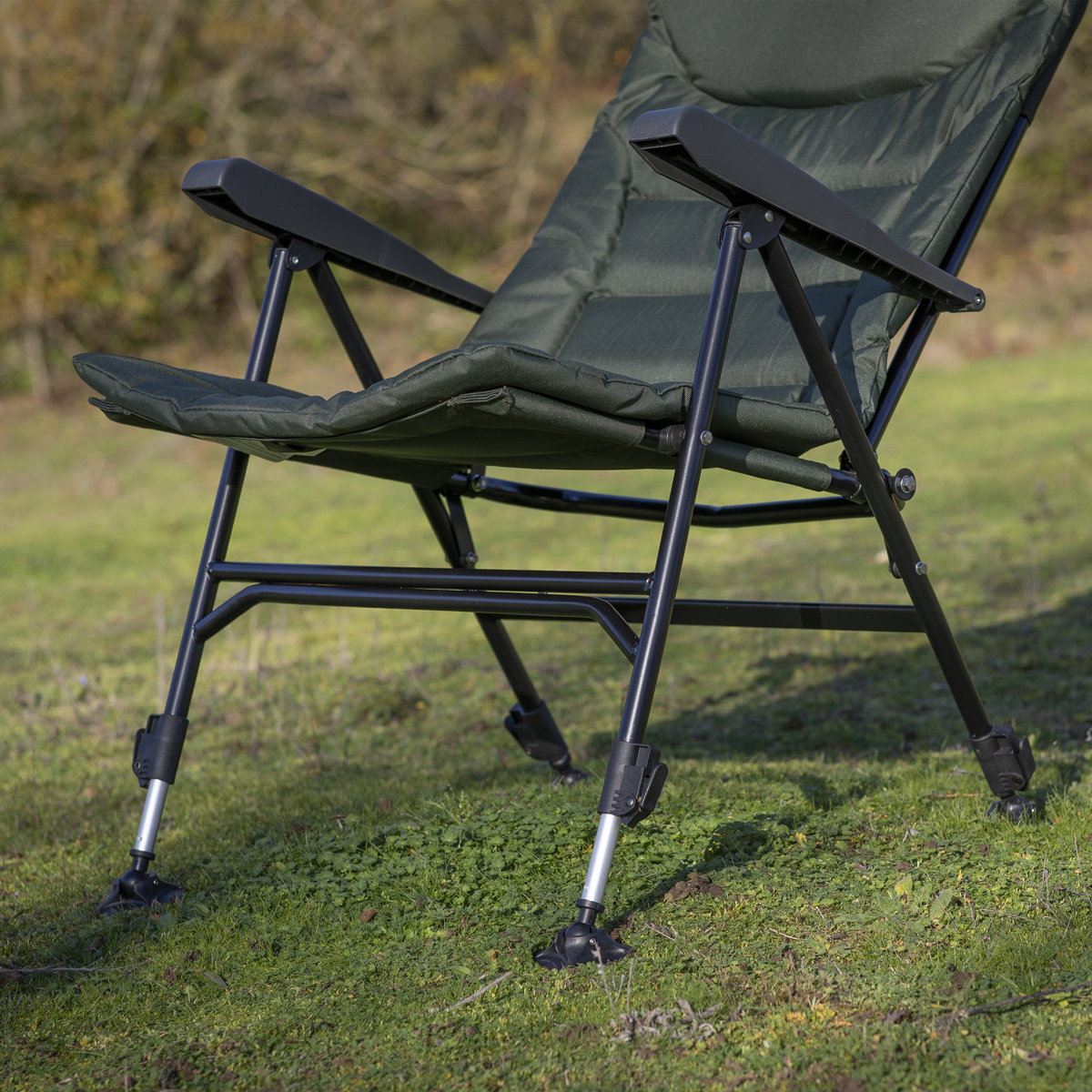Dellonda Portable Reclining Chair with Armrests (DL74)