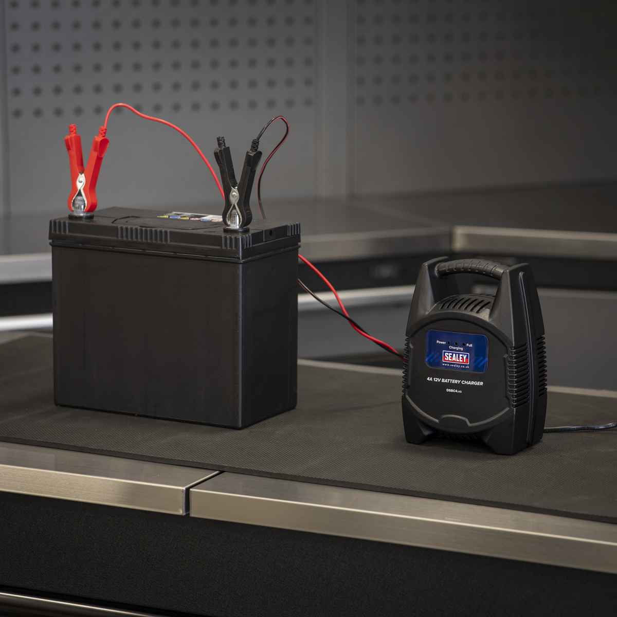 12V Battery Charger, 4A (DSBC4)