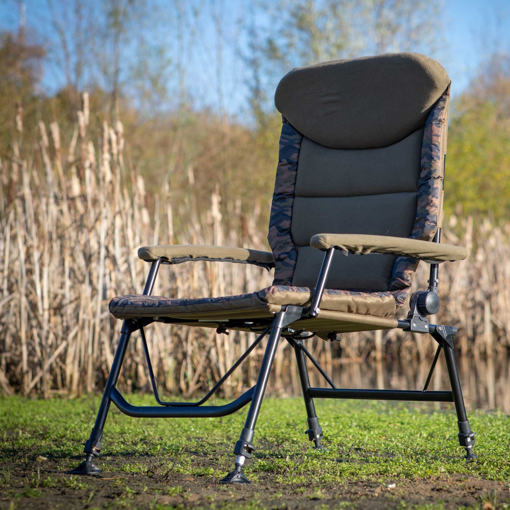 Dellonda DL73 Deluxe Portable Adjustable Reclining Fishing Camping Chair Seat with Padded Armrests