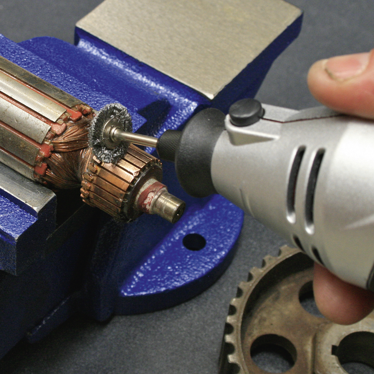 Multipurpose Rotary Tool & Engraver Kit 230V 219pc