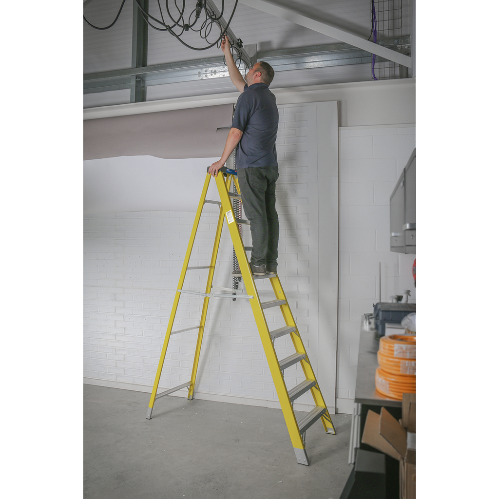 Fibreglass Step Ladder 9-Tread - EN 131