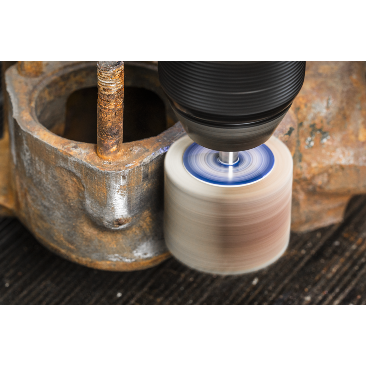 40 x 30mm Abrasive Flap Wheel with 6mm Shaft Assorted Grit -