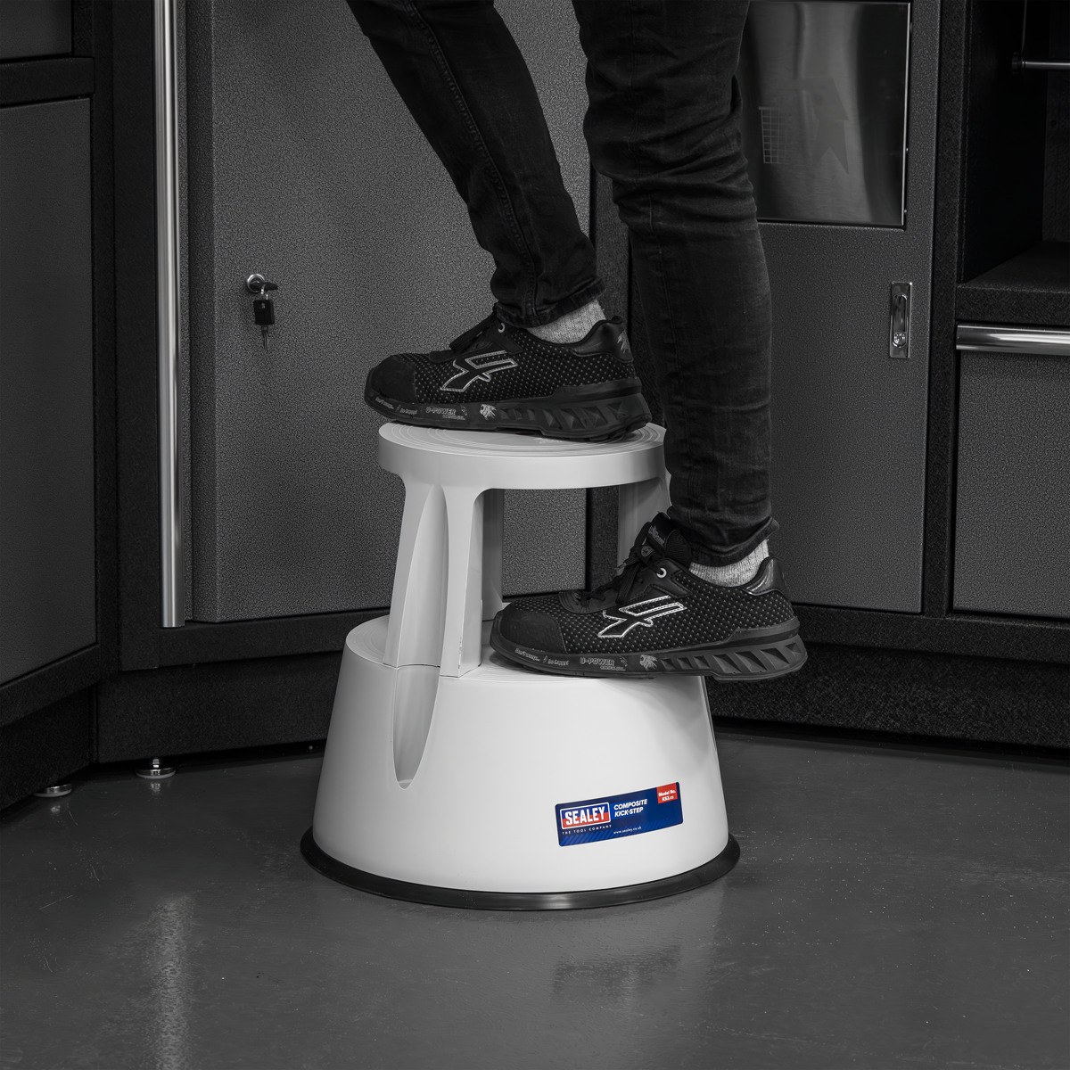 Composite Kick-Step - EN 14183