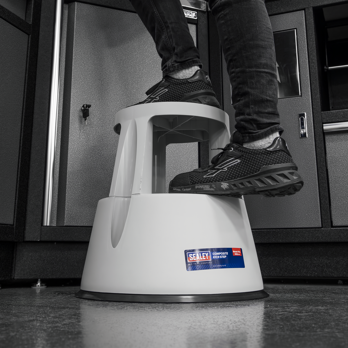 Composite Kick-Step - EN 14183