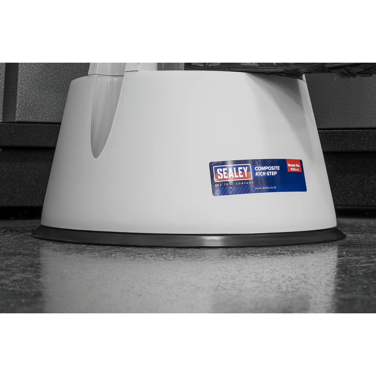 Composite Kick-Step - EN 14183