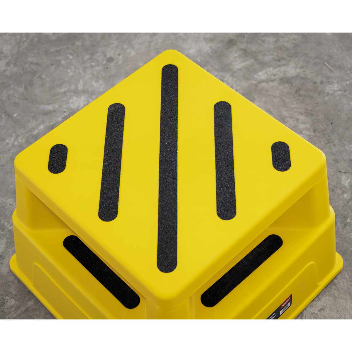 Heavy-Duty Platform Safety Step