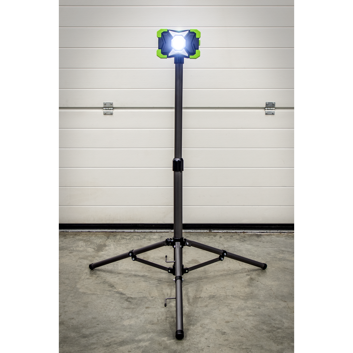 Portable Floodlight & Telescopic Tripod 15W COB LED