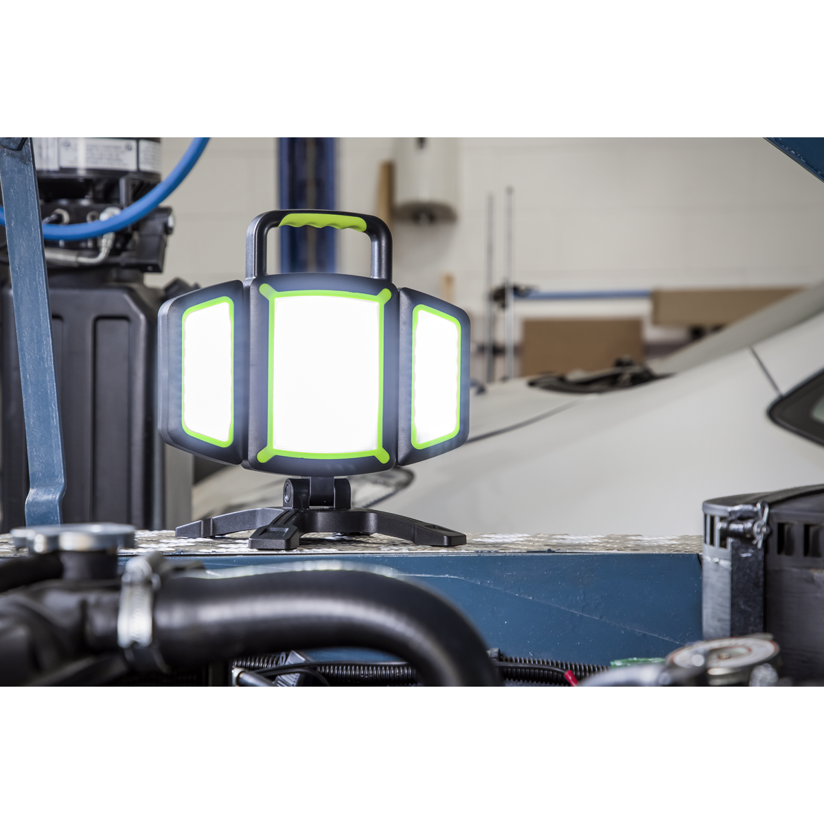 Rechargeable Flexible Floodlight with Tripod