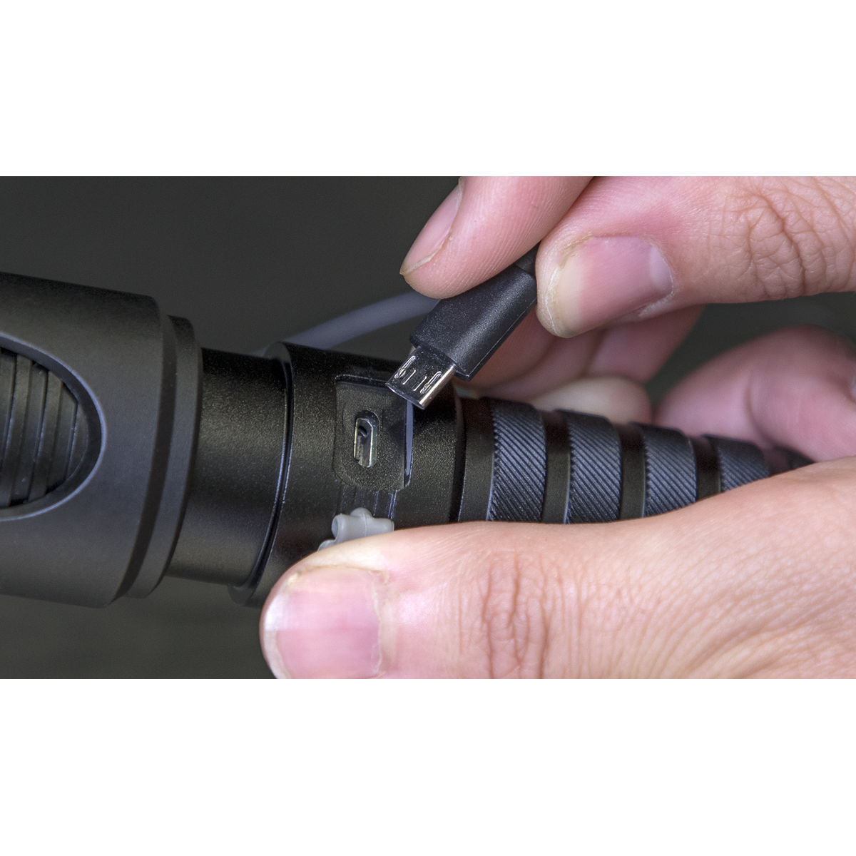 Rechargeable Aluminium Torch with Adjustable Focus 10W SMD L