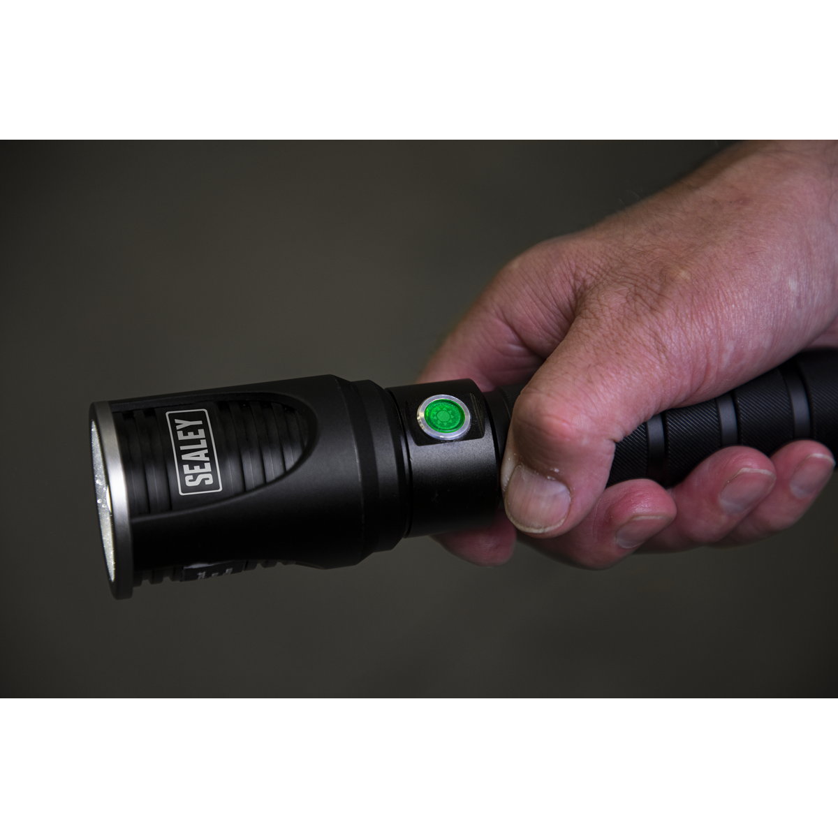 Rechargeable Aluminium Torch with Adjustable Focus 20W SMD LED