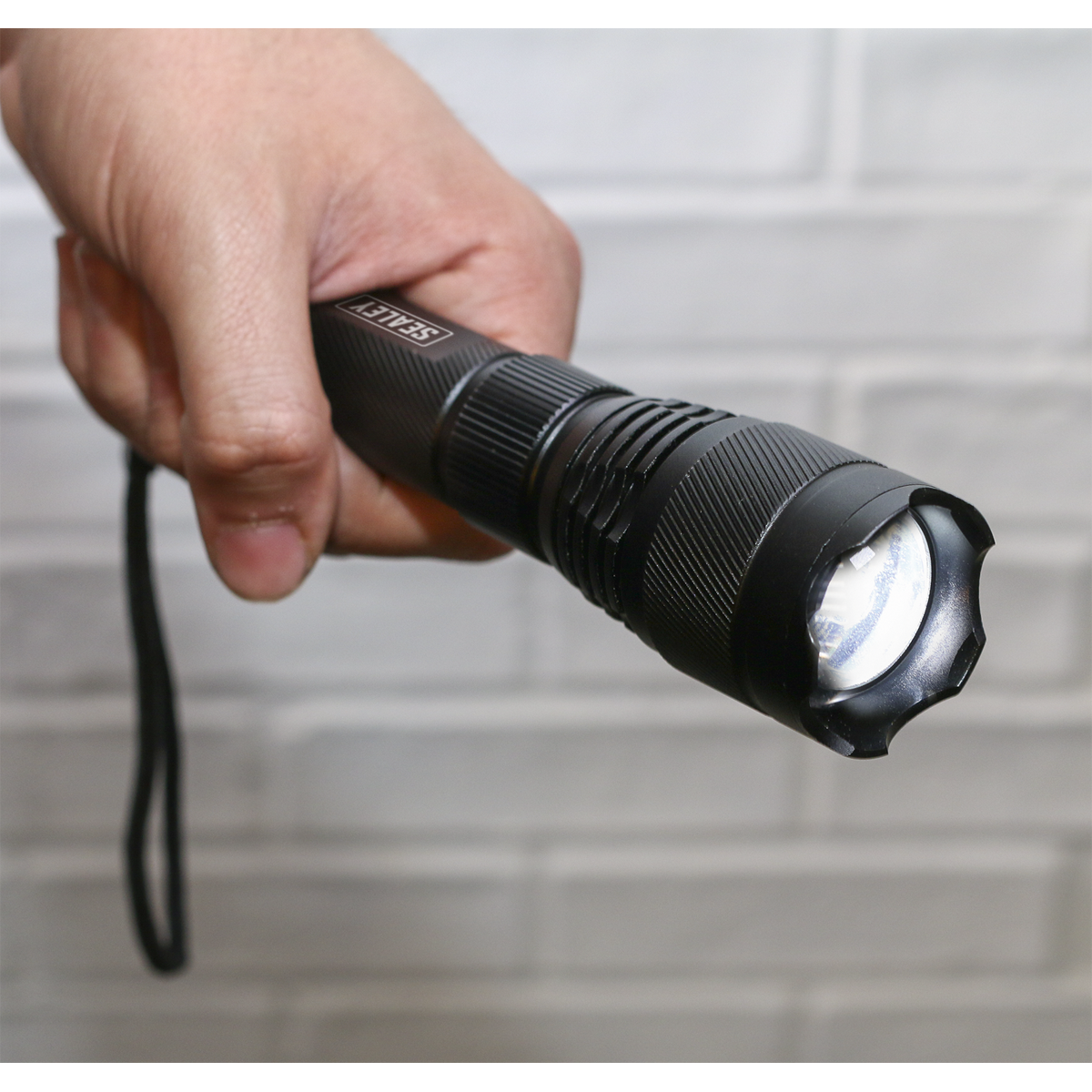 Rechargeable Aluminium Torch with Adjustable Focus 10W SMD L