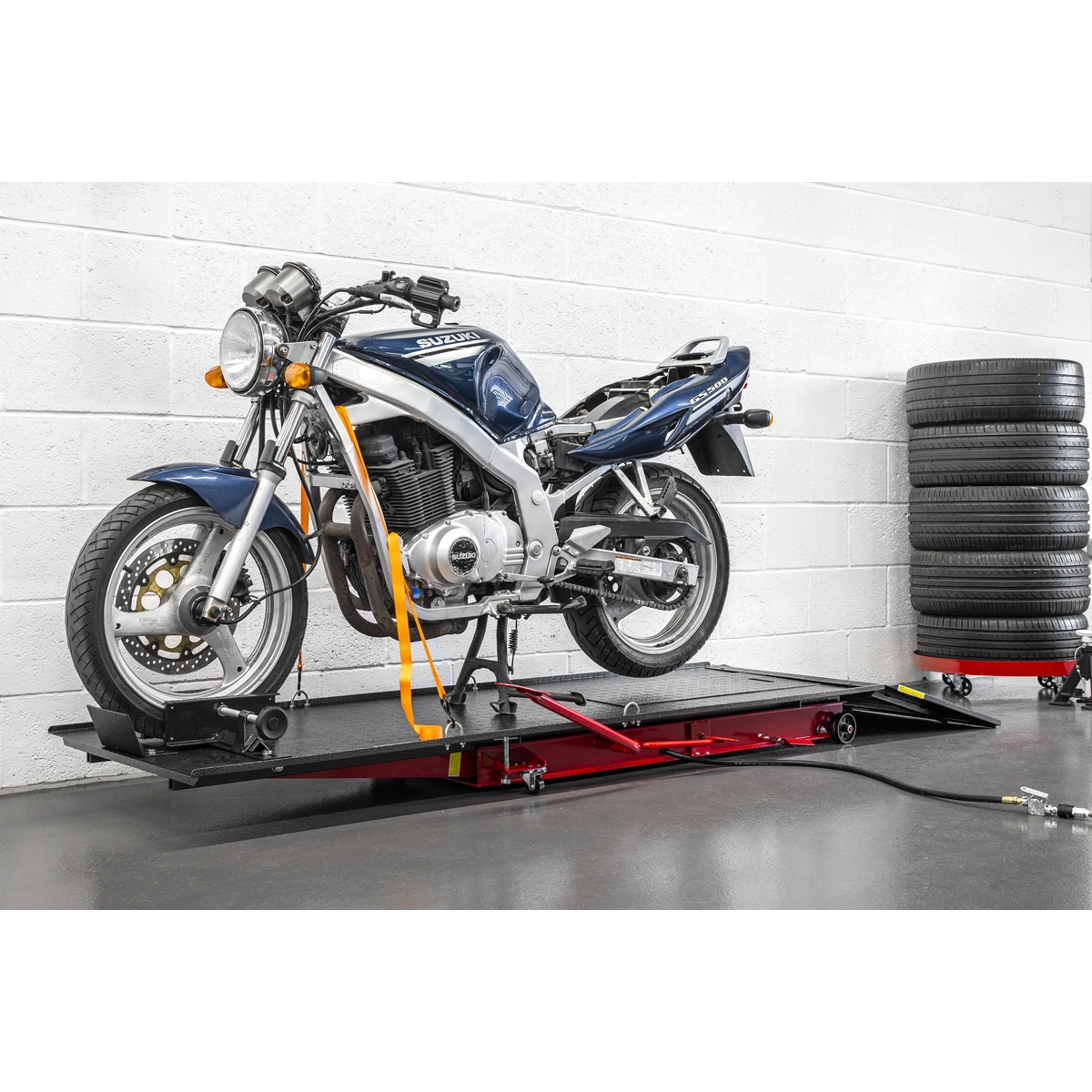Air/Hydraulic Motorcycle Lift, 454kg (MC401A)