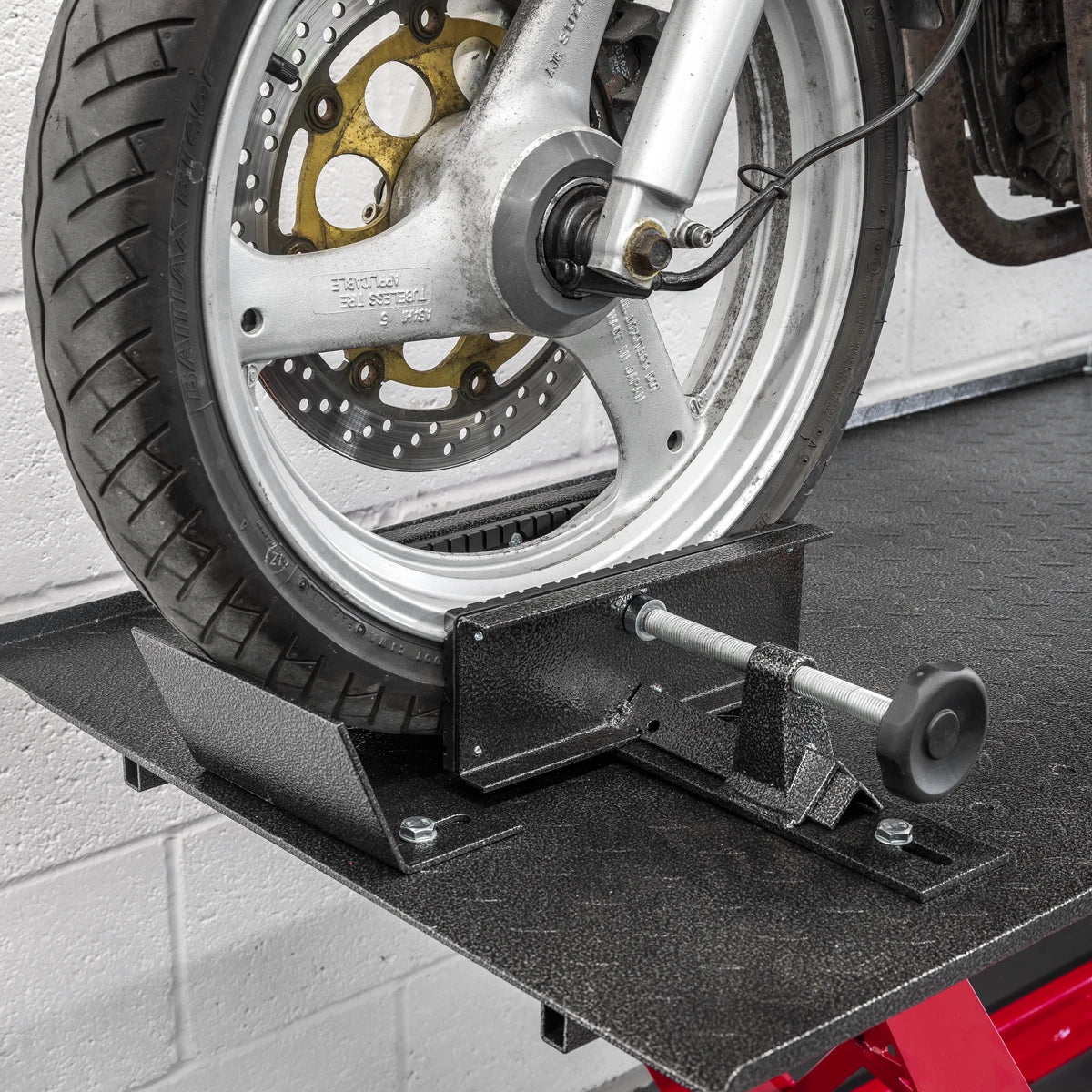 Air/Hydraulic Motorcycle Lift, 454kg (MC401A)