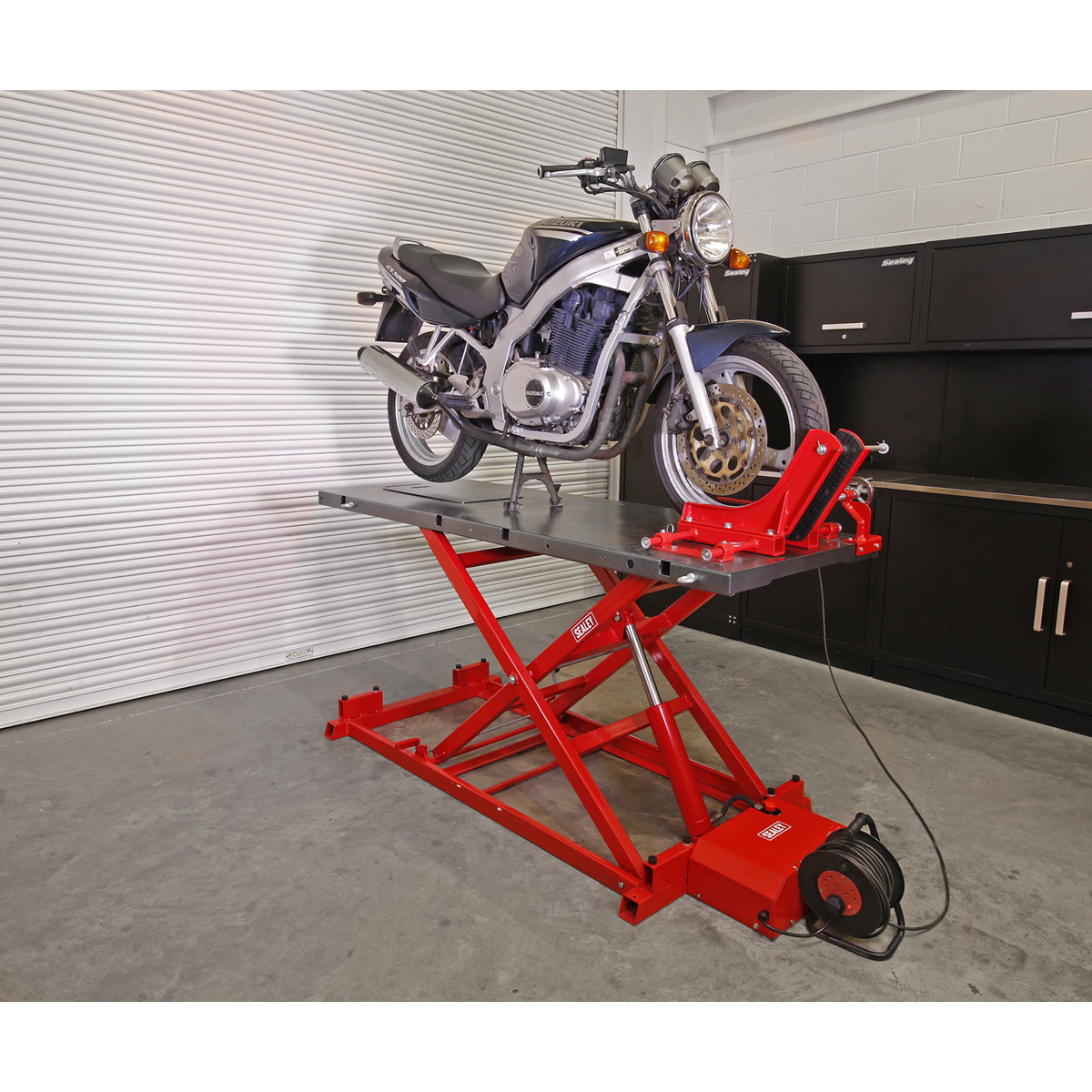 Heavy-Duty Electro/Hydraulic Motorcycle Lift 680kg Capacity