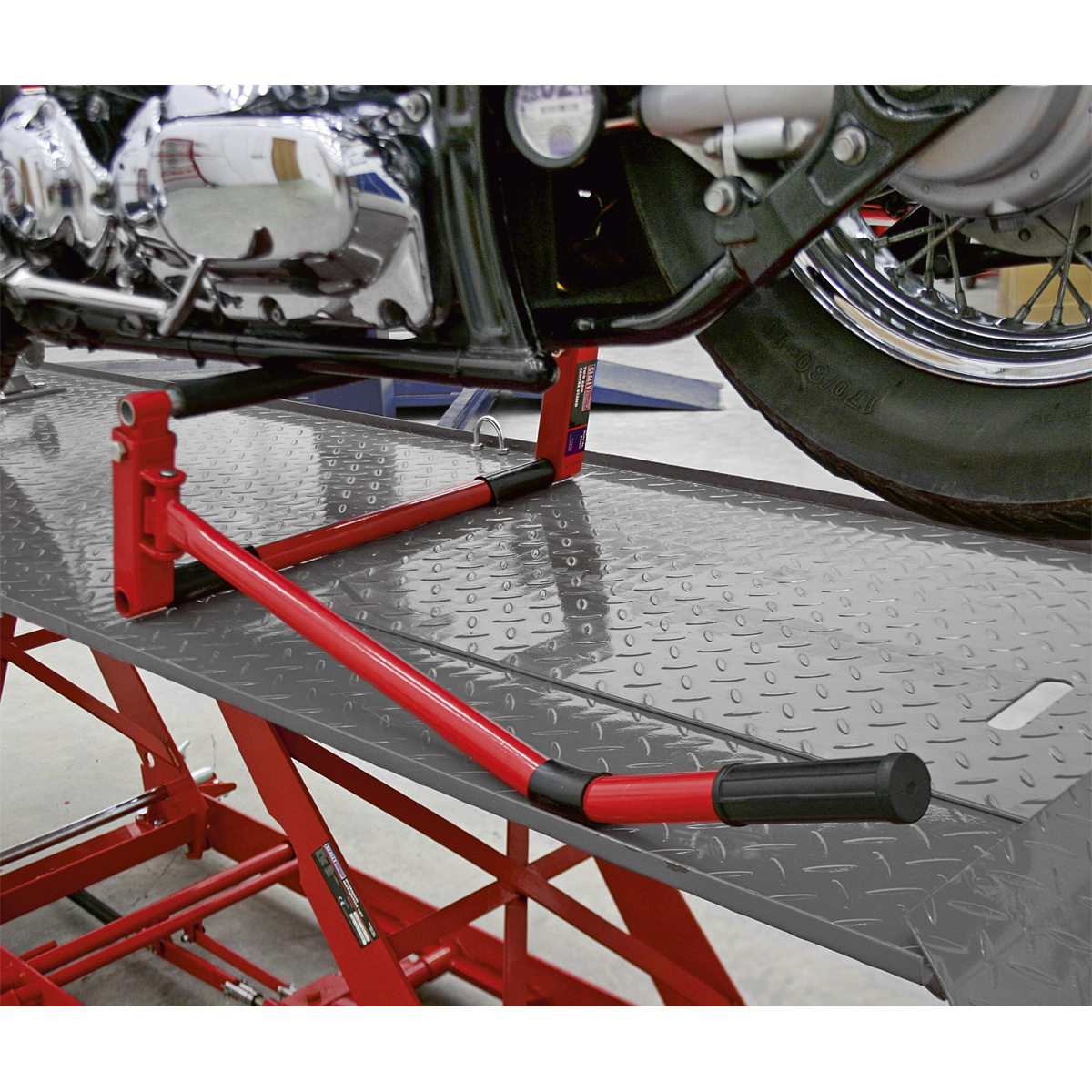 Two Arm Centre Stand