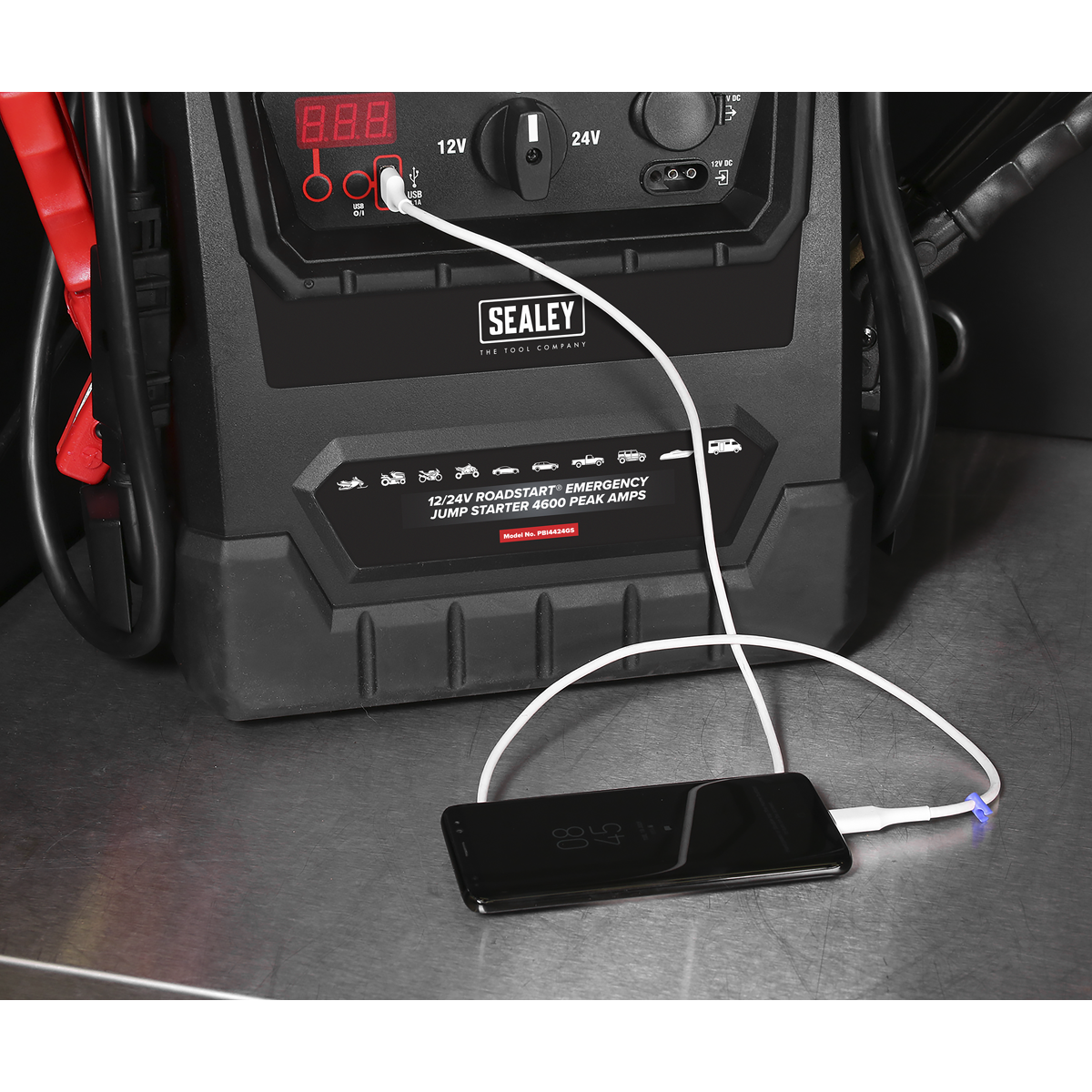 12/24V RoadStart® Emergency Jump Starter 4600 Peak Amps