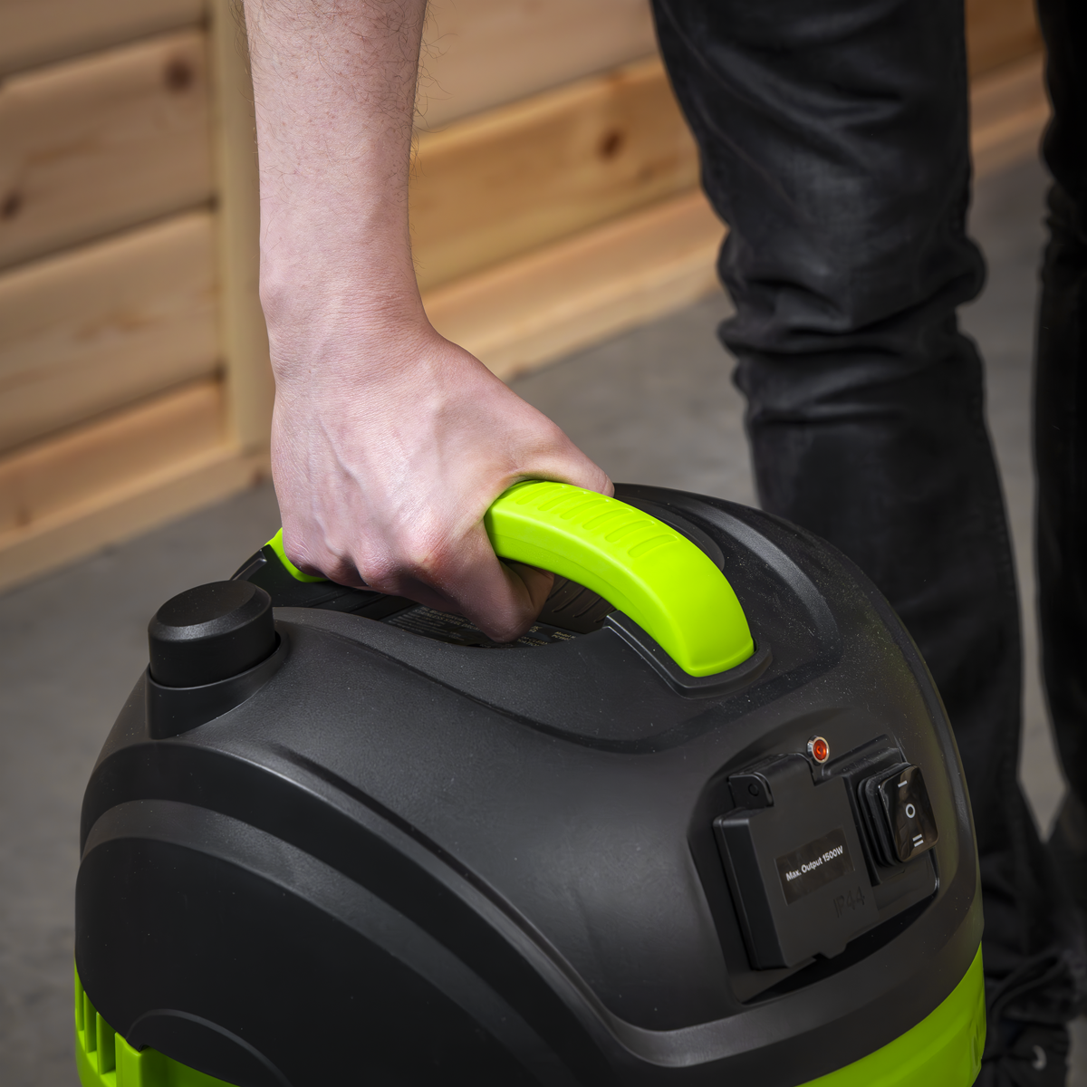 BuilderVac® M Class Wet & Dry Vacuum Cleaner with Stainless Steel Drum, 15L, 1400W (PC150BV)