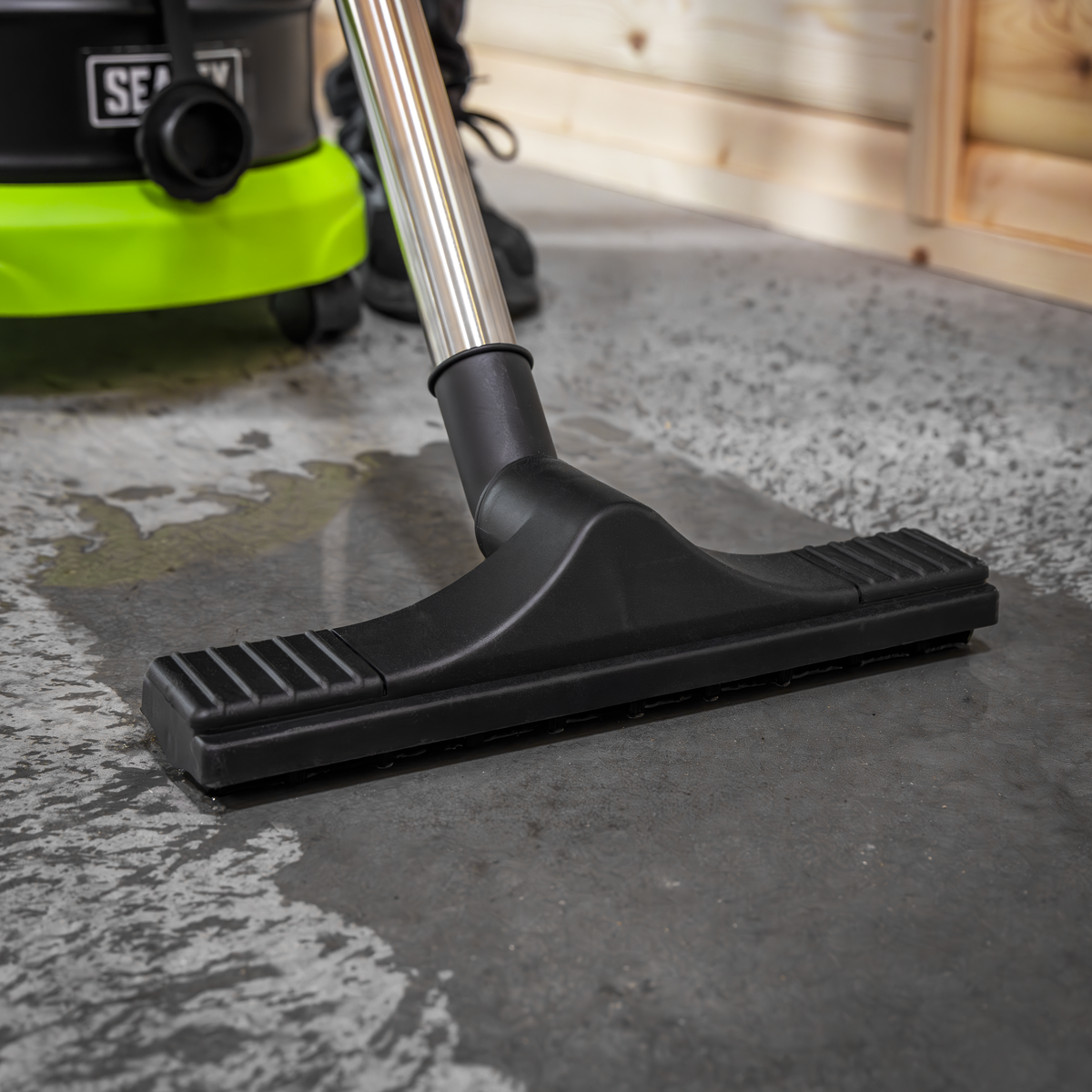 BuilderVac® M Class Wet & Dry Vacuum Cleaner with Stainless Steel Drum, 15L, 1400W (PC150BV)