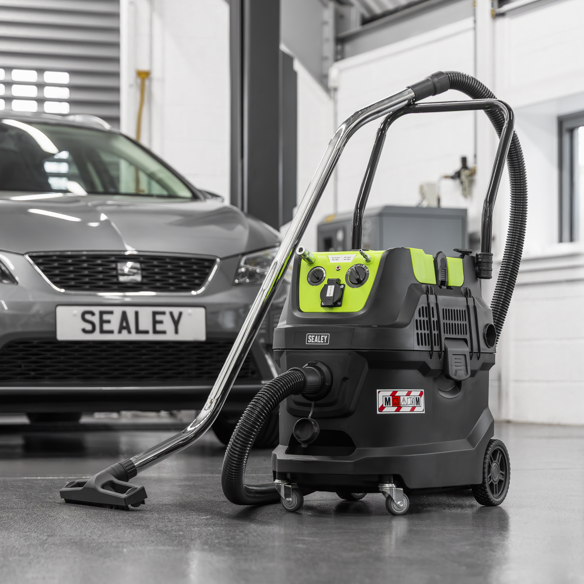 M Class Dust-Free Industrial Wet & Dry Vacuum Cleaner 40L with Autostart 1600W/230V