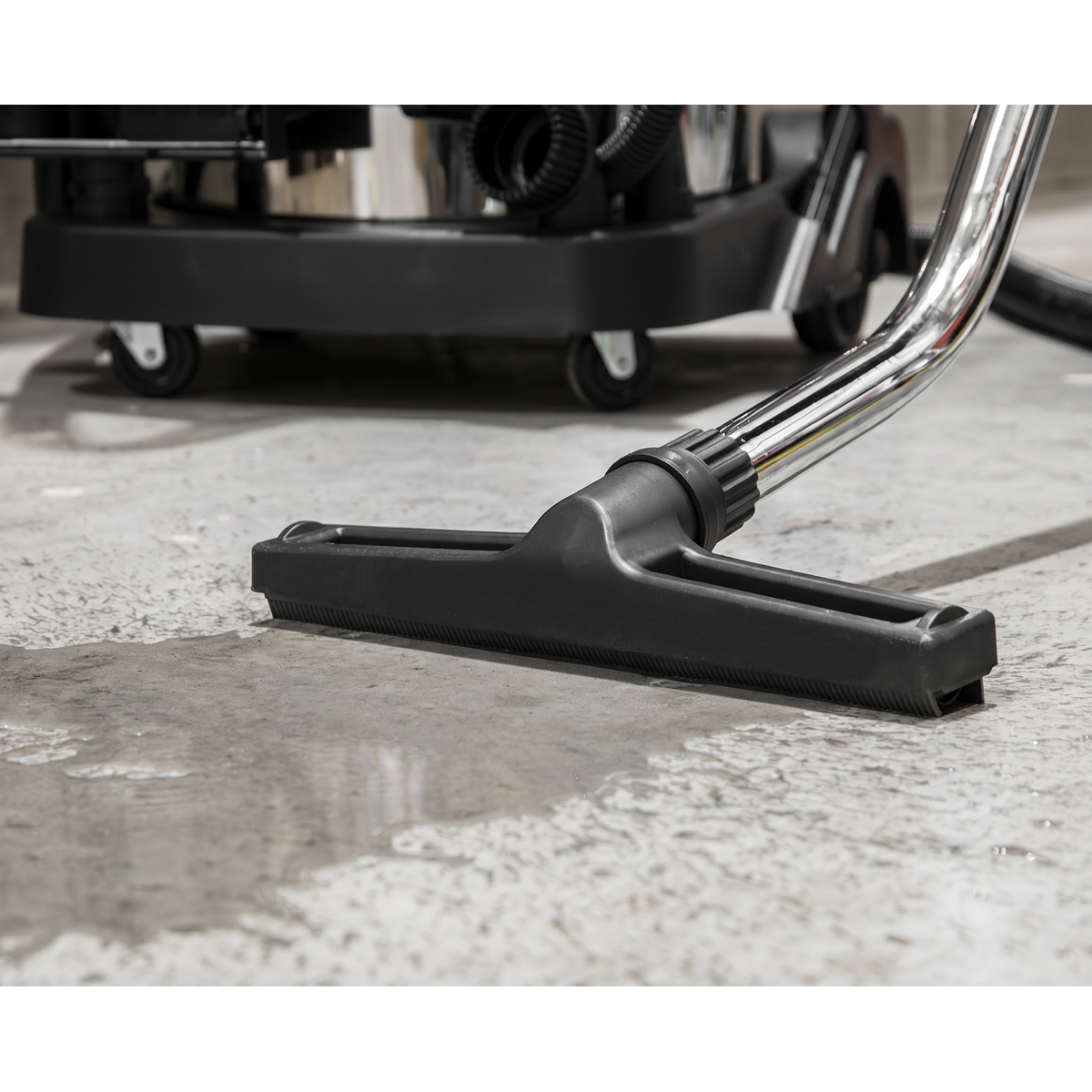 100L Vacuum Cleaner Wet & Dry with Stainless Steel Drum 3000W/230V