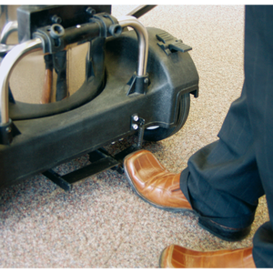 Industrial Vacuum Cleaner Wet & Dry Stainless Steel Drum with Swivel Emptying 77L 2400W