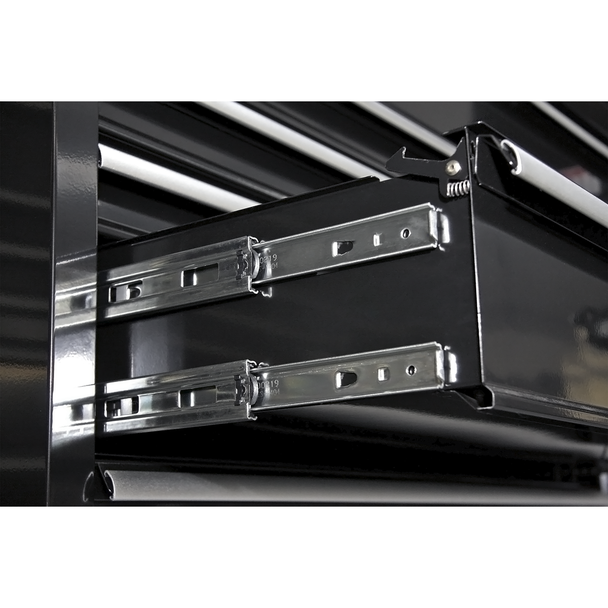 Premier™ Heavy-Duty Extra-Wide Rollcab 15 Drawer 1845mm - Black