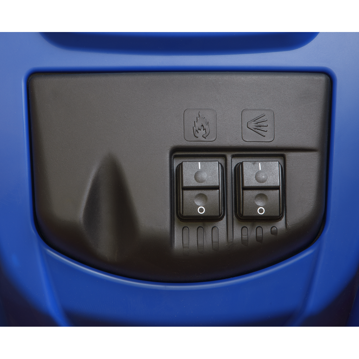 Hot/Cold Water Pressure Washer 135bar 2300W/230V