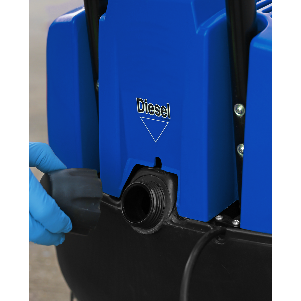 Hot/Cold Water Pressure Washer 135bar 2300W/230V