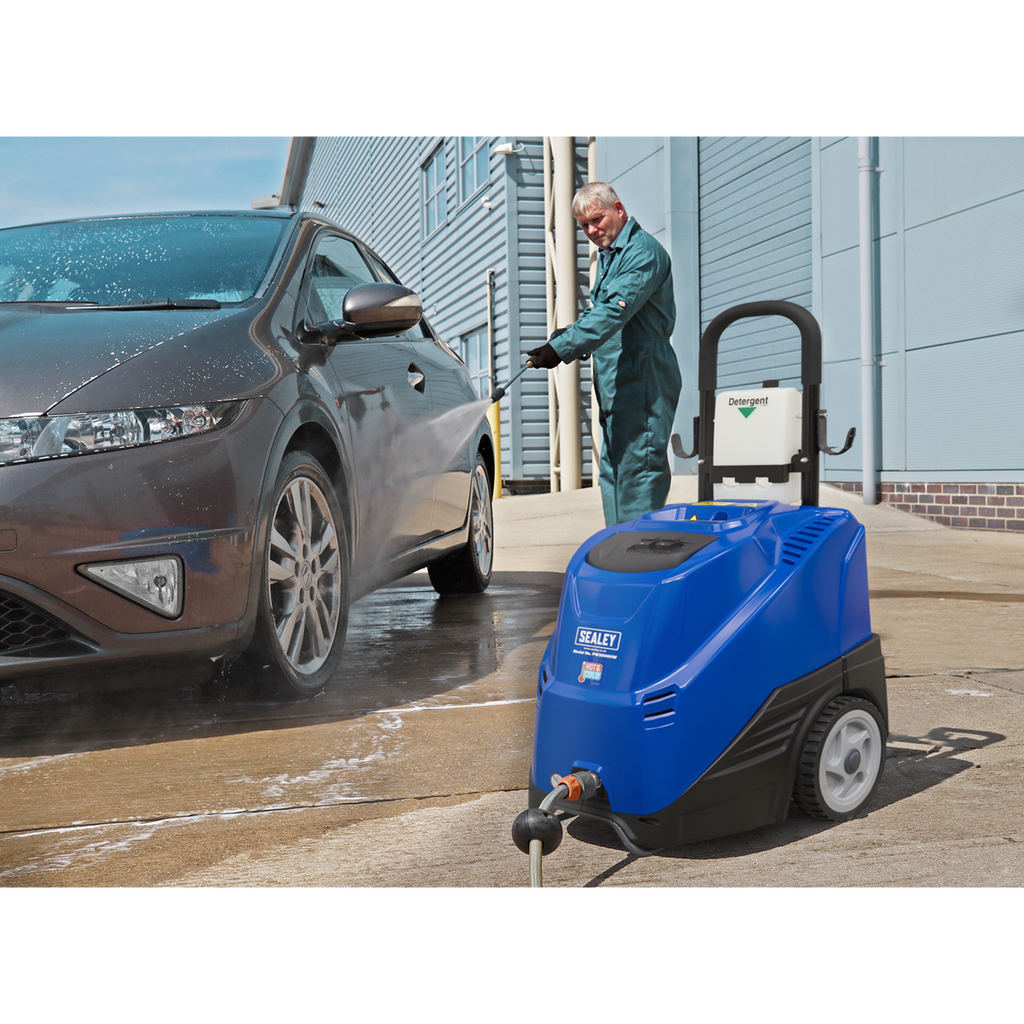 Hot/Cold Water Pressure Washer 135bar 2300W/230V
