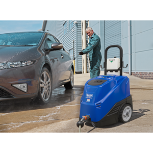 Hot/Cold Water Pressure Washer 135bar 2300W/230V