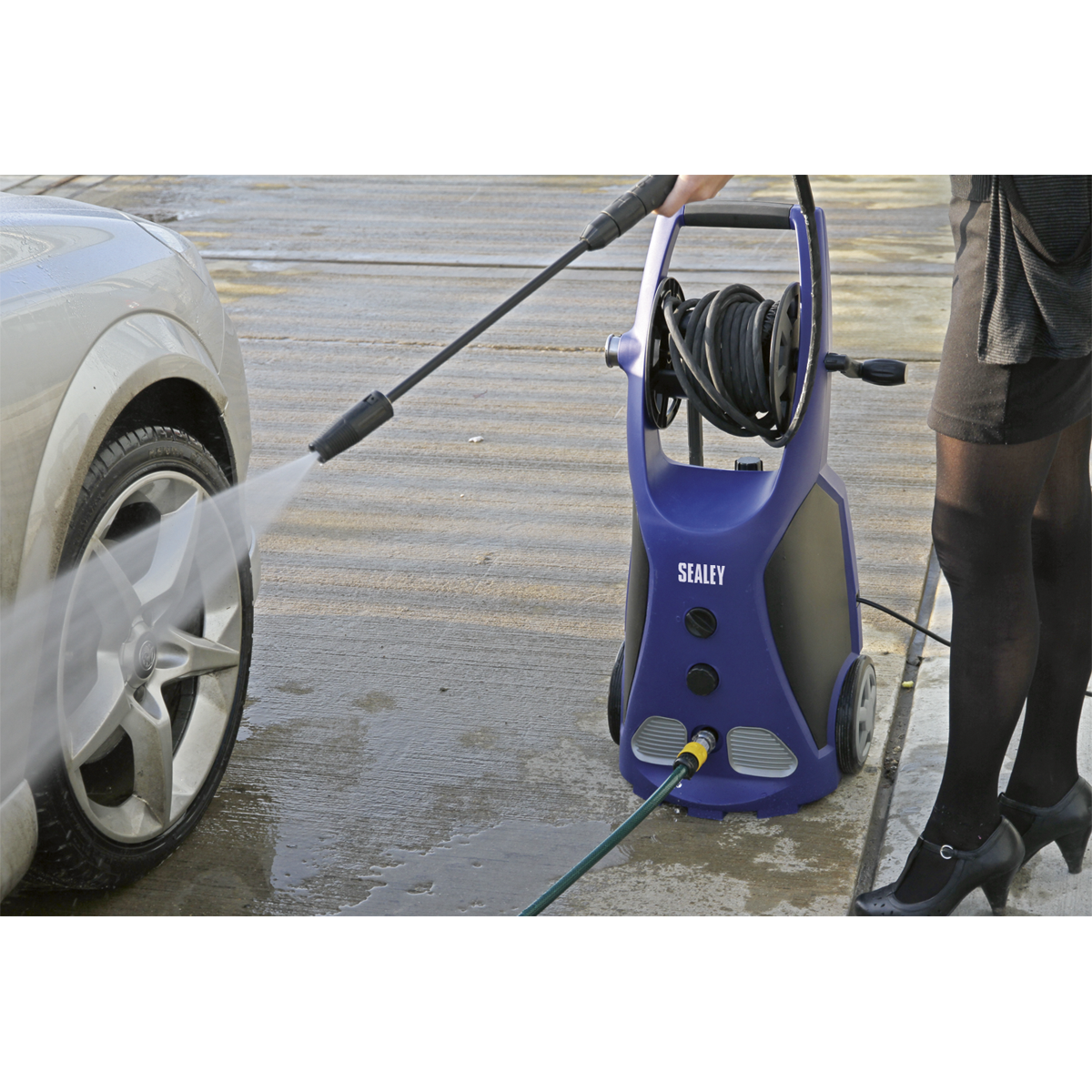 Professional Pressure Washer with Accessories 140bar