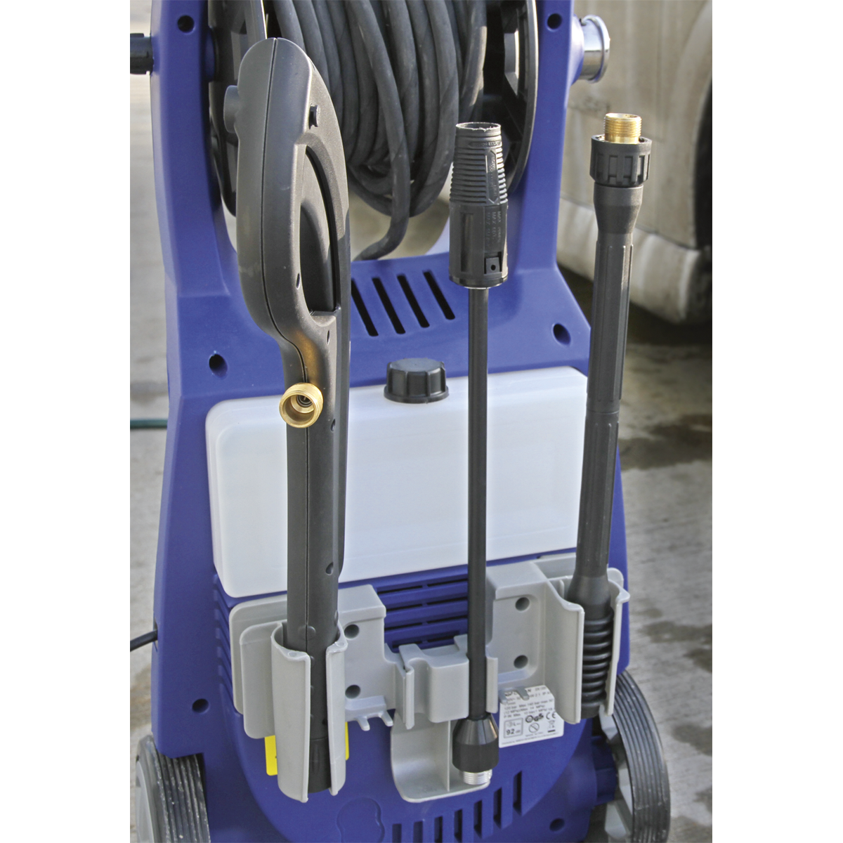 Professional Pressure Washer with Accessories 140bar