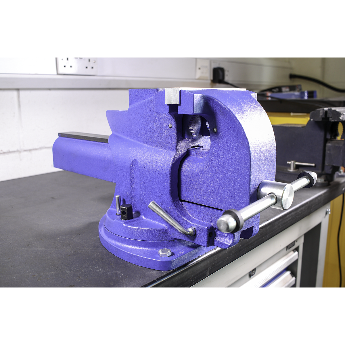 Quick Action Cast Iron Vice with Swivel Base 150mm