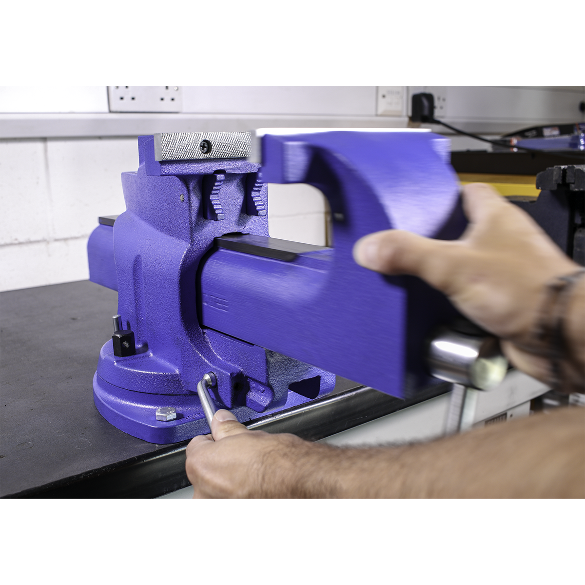Quick Action Cast Iron Vice with Swivel Base 150mm