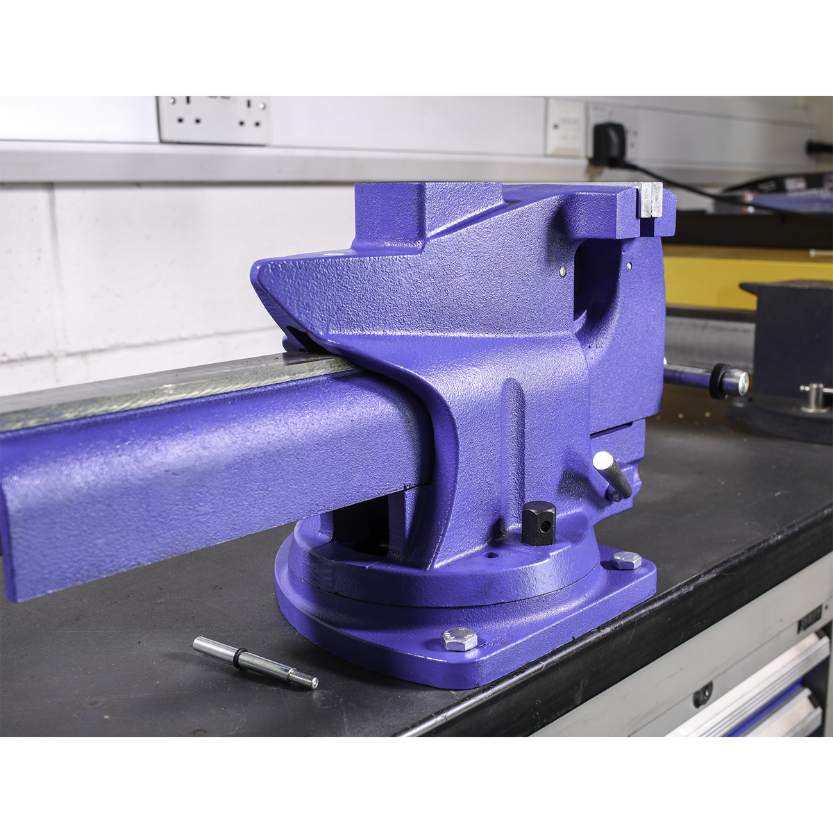 Quick Action Cast Iron Vice with Swivel Base 150mm