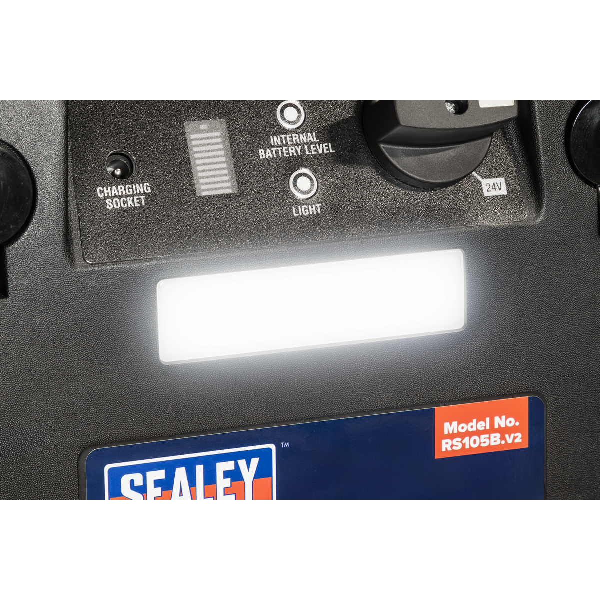 RoadStart® 12/24V Emergency 8-Cylinder Jump Starter 6L