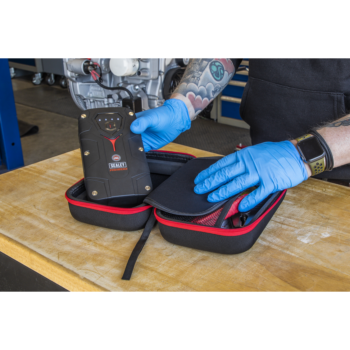 RoadStart® 12V Lithium-ion Jump Starter Power Pack, 1200A (RS1200)