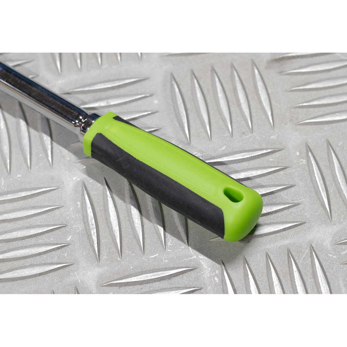 Siegen Extra-Long Flexi-Head Ratchet Wrench with Flip Revers