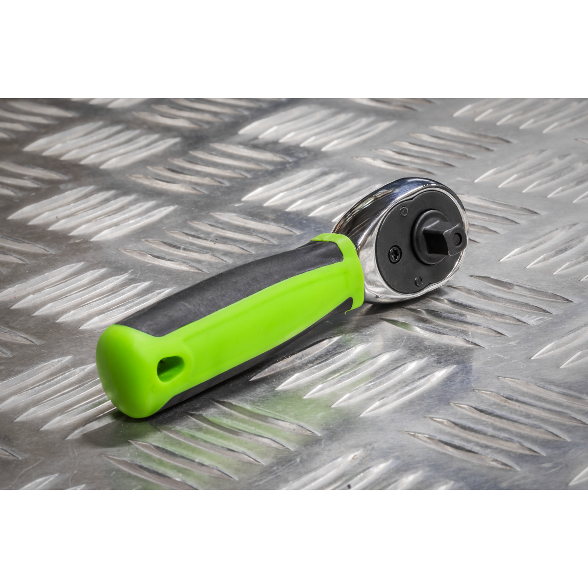 Siegen Stubby Ratchet Wrench with Flip Reverse 1/4"Sq Drive