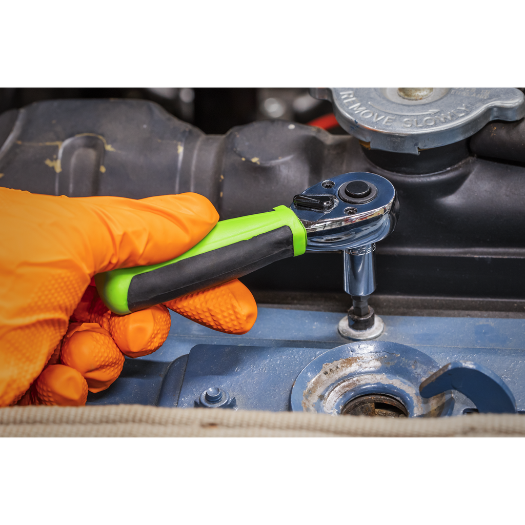 Siegen Stubby Ratchet Wrench with Flip Reverse 1/4"Sq Drive