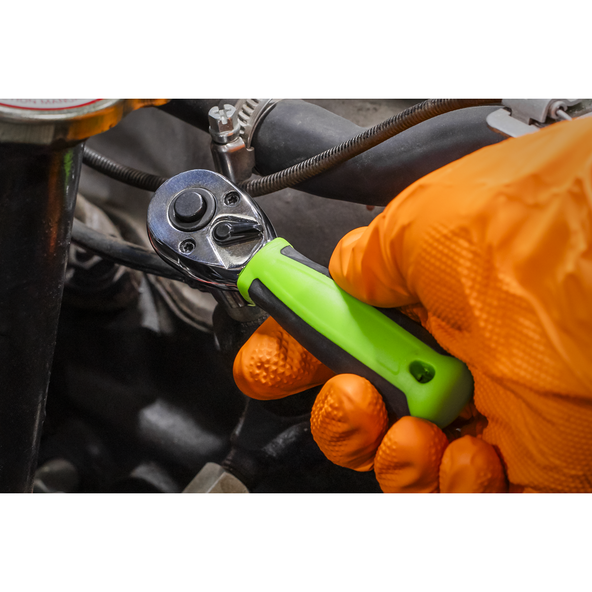 Siegen Stubby Ratchet Wrench with Flip Reverse 1/4"Sq Drive