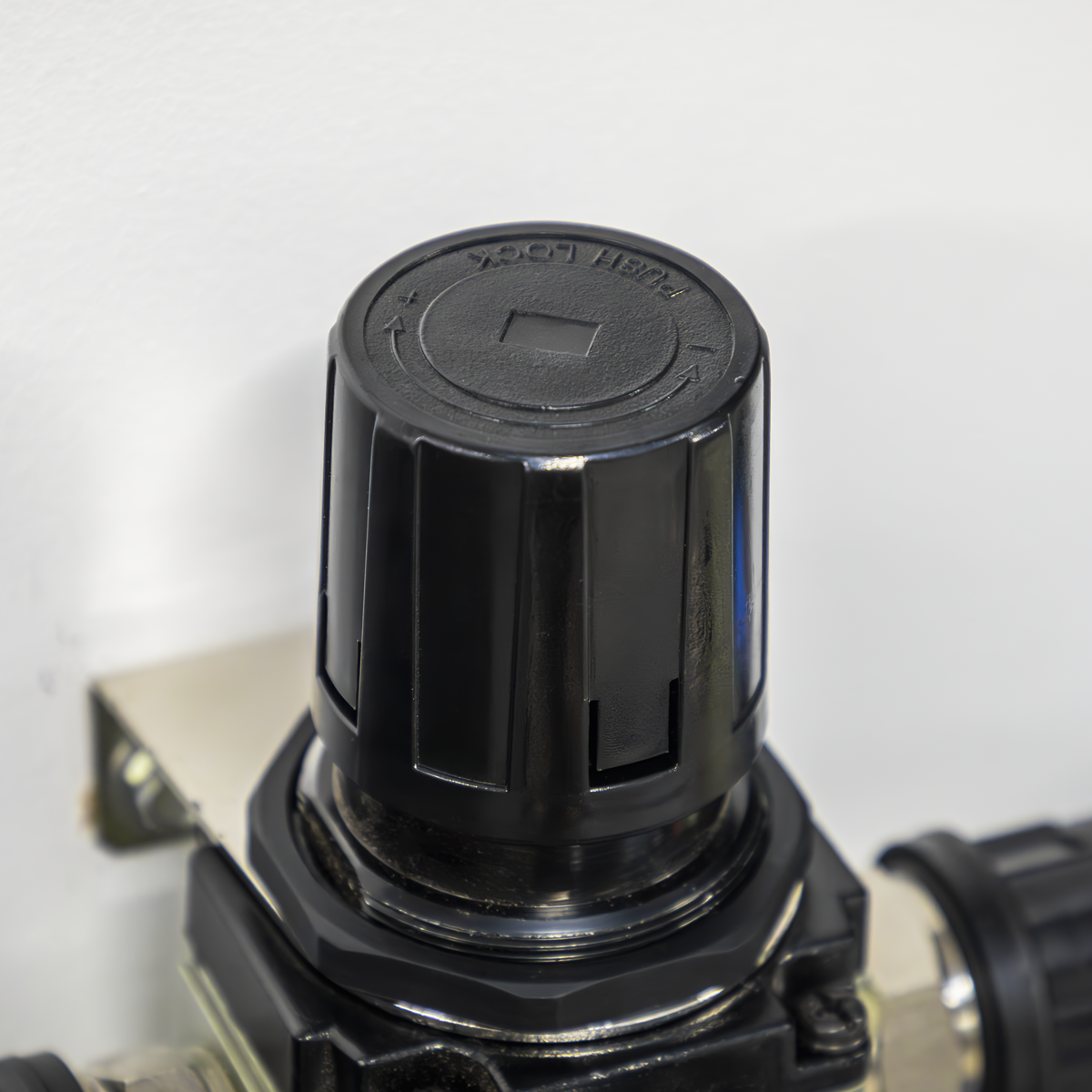 Auto Drain Air Filter/Regulator Max. Airflow 140cfm
