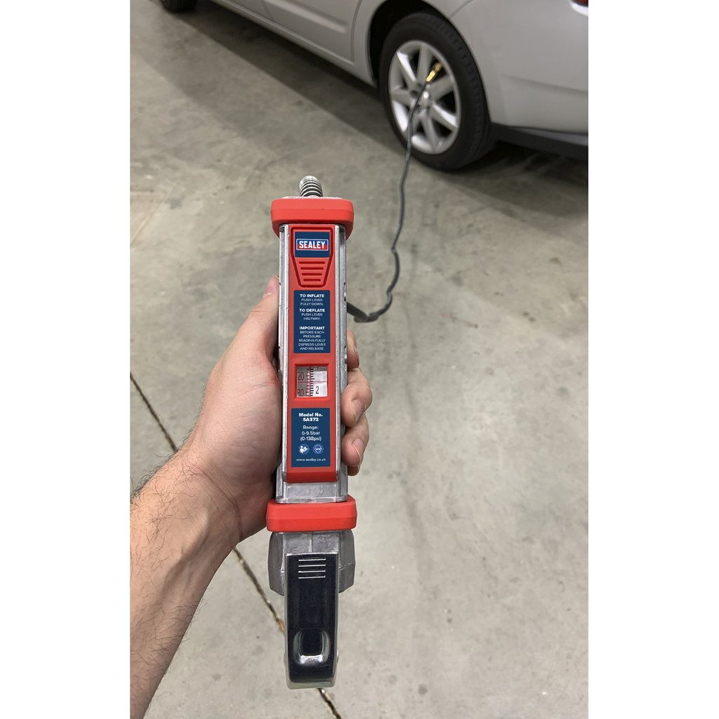 Tyre Inflator with 2.7m Hose & Clip-On Connector